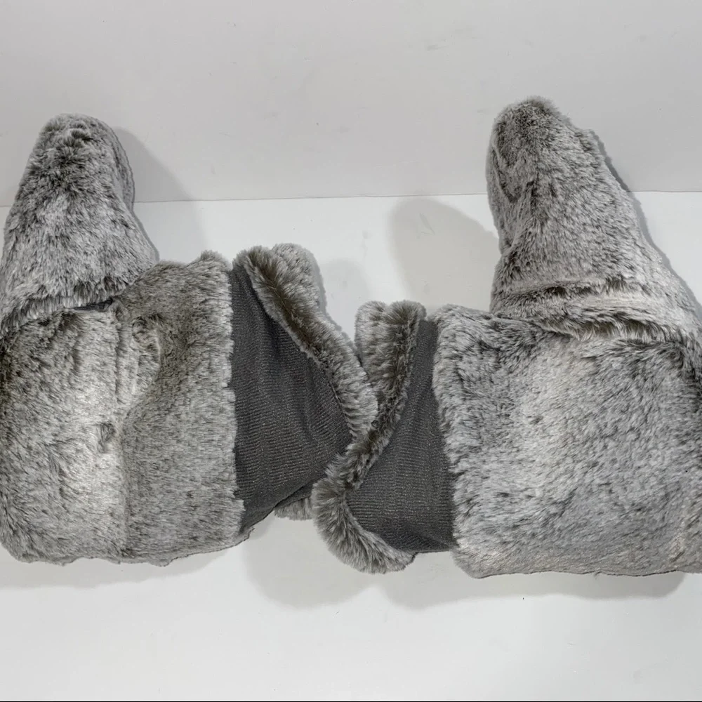 Aroma Home Microwable Gray Faux Fur Slippers - Picture 1 of 5